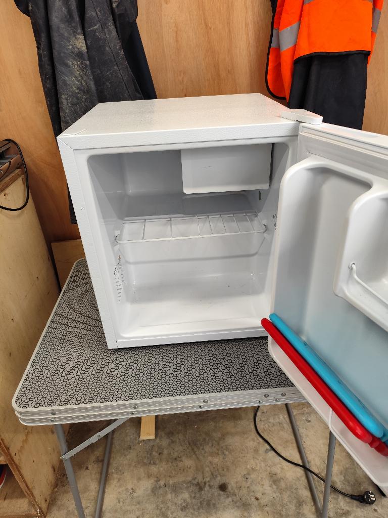 frigo de table, Electroménager, Enlèvement, Comme neuf, Avec compartiment congélateur