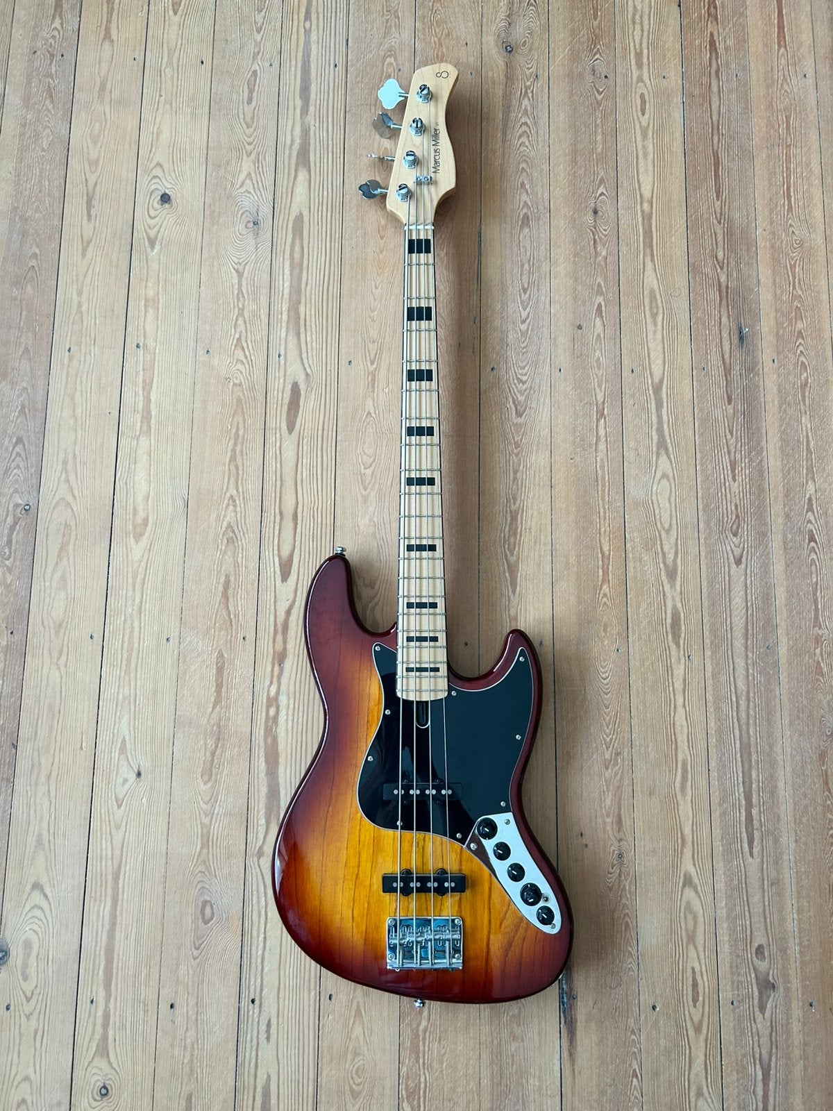 Sire Marcus Miller V7 Bass, Muziek en Instrumenten, Snaarinstrumenten | Gitaren | Bas, Ophalen, Zo goed als nieuw