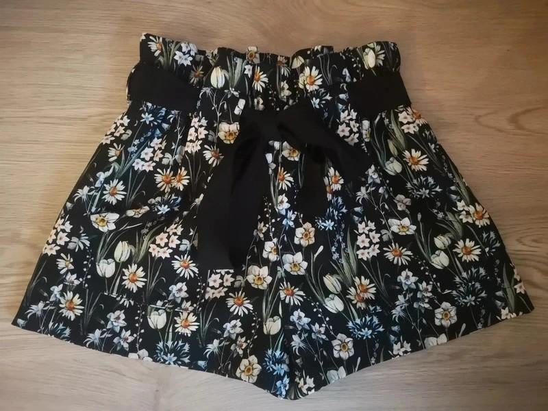 Monnalisa short, Kinderen en Baby's, Broek, Meisje, Ophalen of Verzenden, Zo goed als nieuw