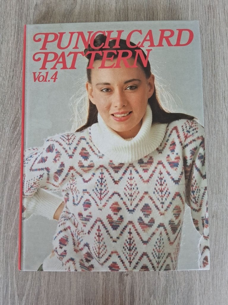 Brother Punch Card Pattern Vol. 4 – breimachine patronenboek, Hobby & Loisirs créatifs, Enlèvement ou Envoi, Comme neuf, Tricot