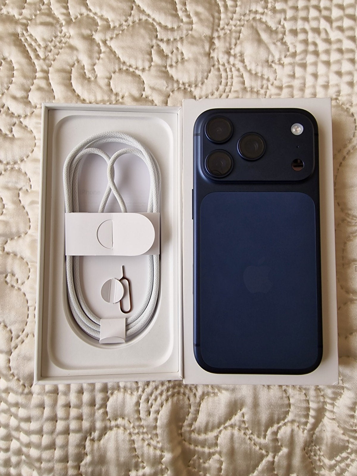 Iphone 17 Pro, Télécoms, Enlèvement ou Envoi, Bleu, Neuf, 256 GB