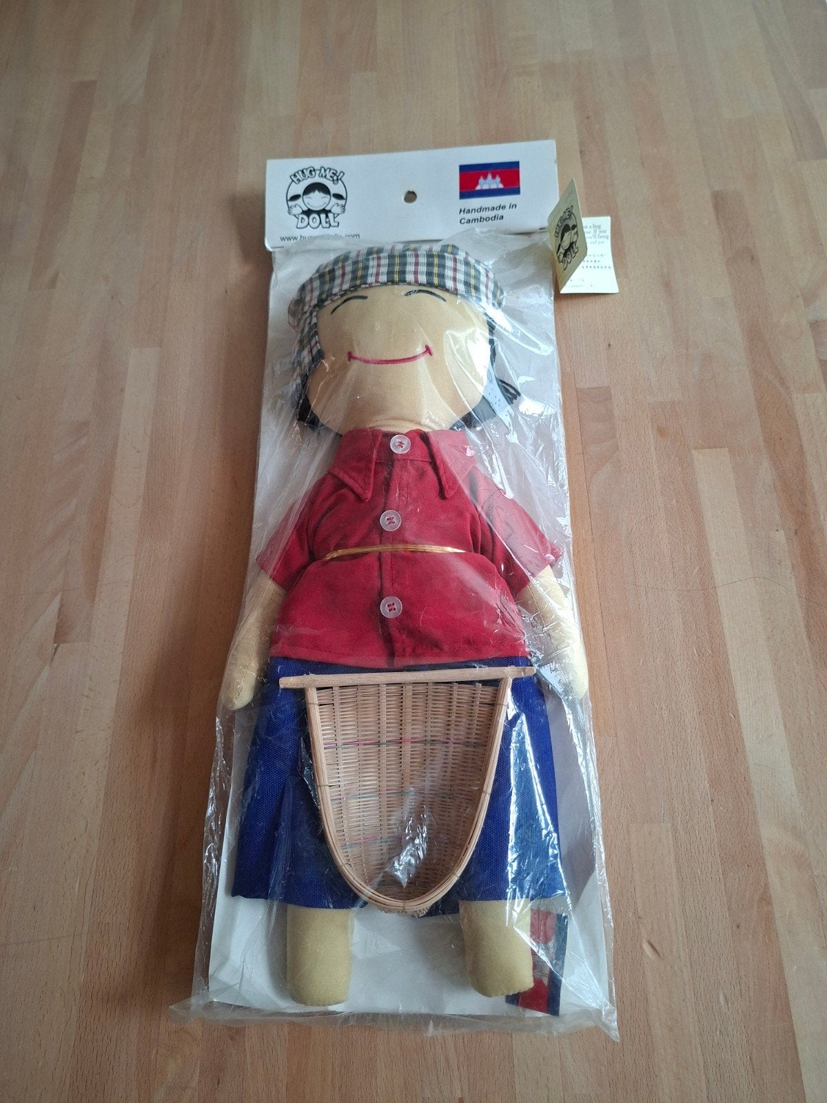 Pop HUG ME ! DOLL Cambodian Farm Boy, Kinderen en Baby's, Ophalen of Verzenden, Nieuw, Overige typen