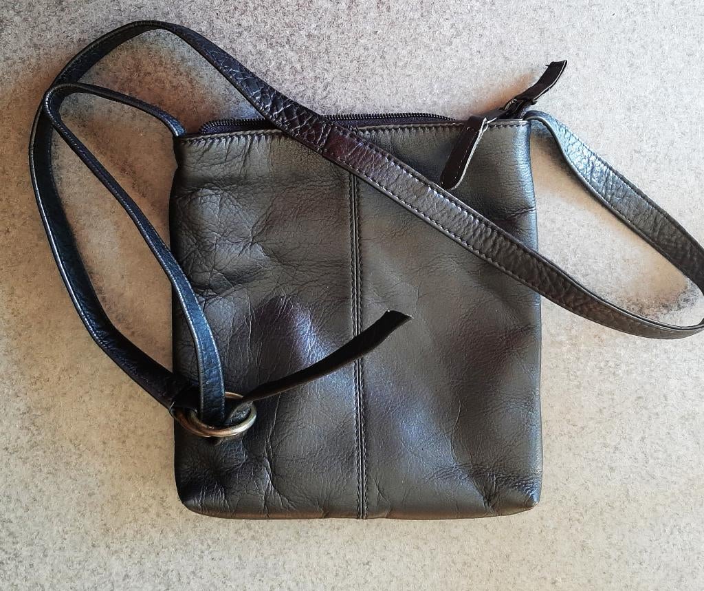 Te koop: Zo goed als nieuw! Mooie zwarte lederen handtas, Ophalen, Zo goed als nieuw, Zwart