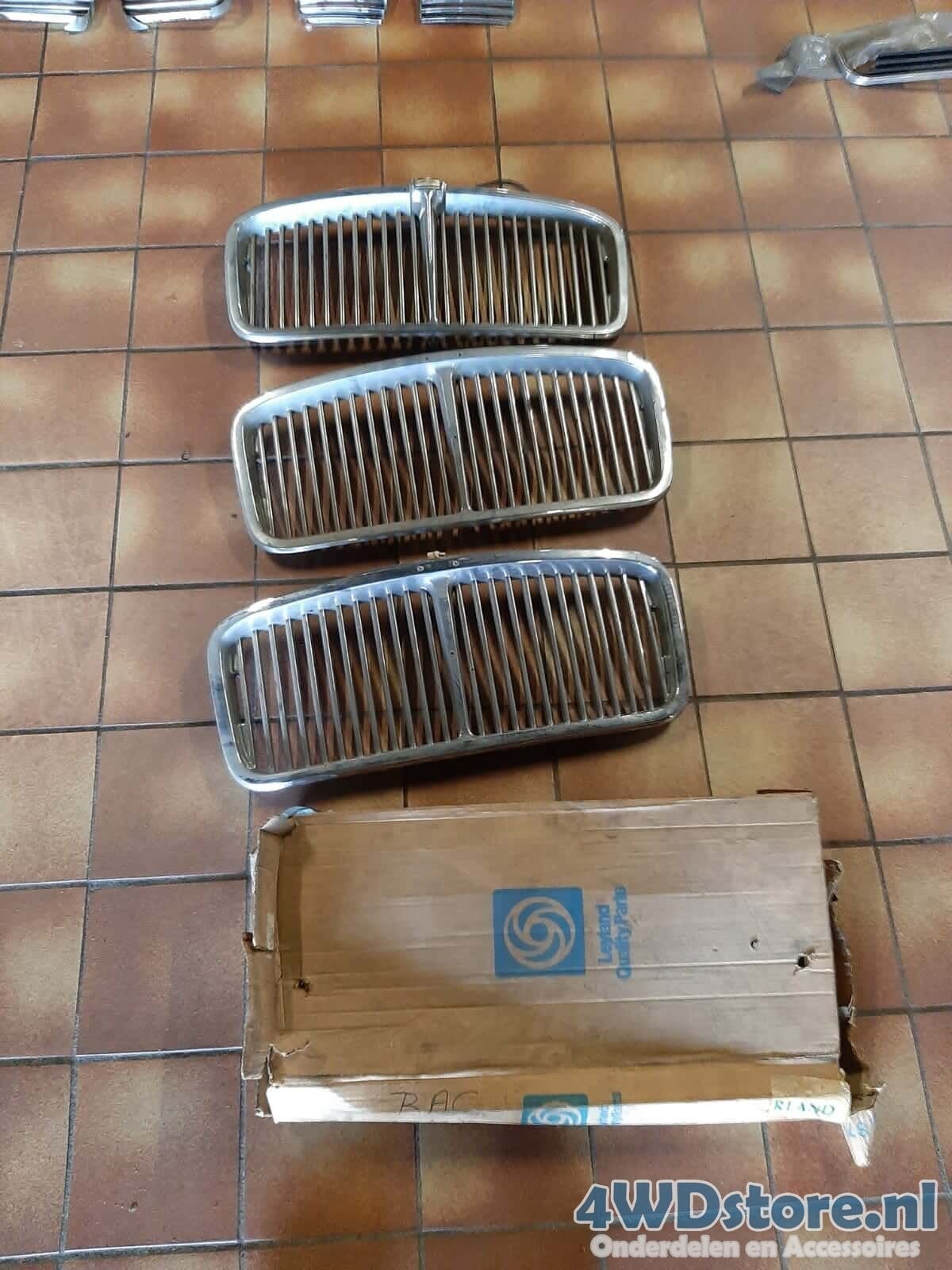 XJ6 Hood Grille BAC1573, -, Utilisé, Jaguar, -