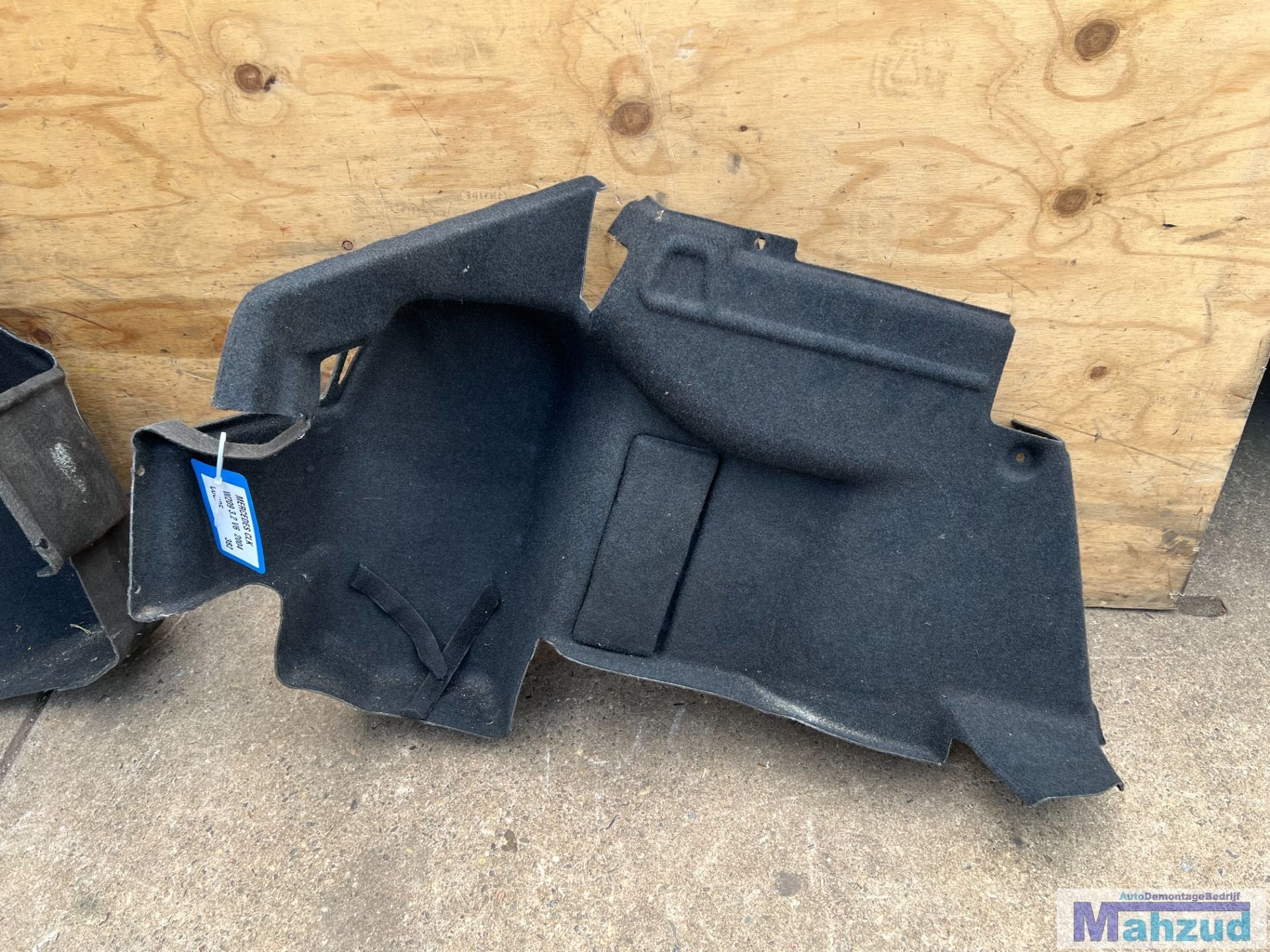 Tapis de coffre pour Mercedes-Benz CLK cabriolet W209, Mercedes-Benz AG, Mercedes-Benz, Utilisé, Mercedesstrasse 120
70372  Stuttgart, DE