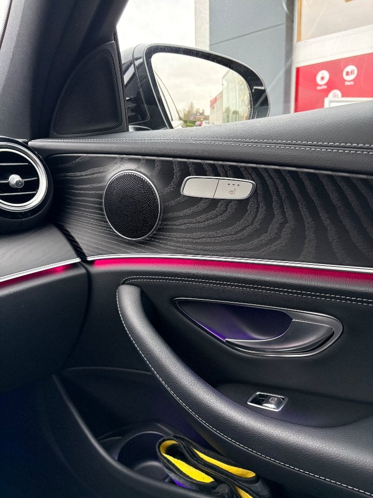 Mercedes benz e300, Autos, Cuir et Alcantara, Achat, Noir, 5 portes