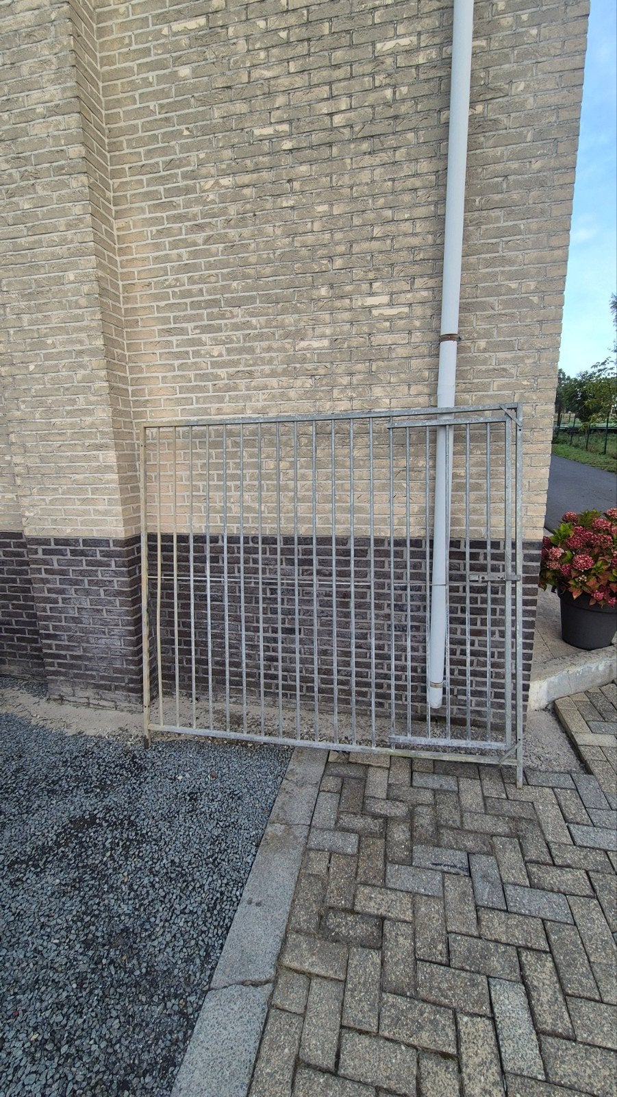 hondenren, Ophalen, Met poort, Spijlenhekwerk, Zo goed als nieuw