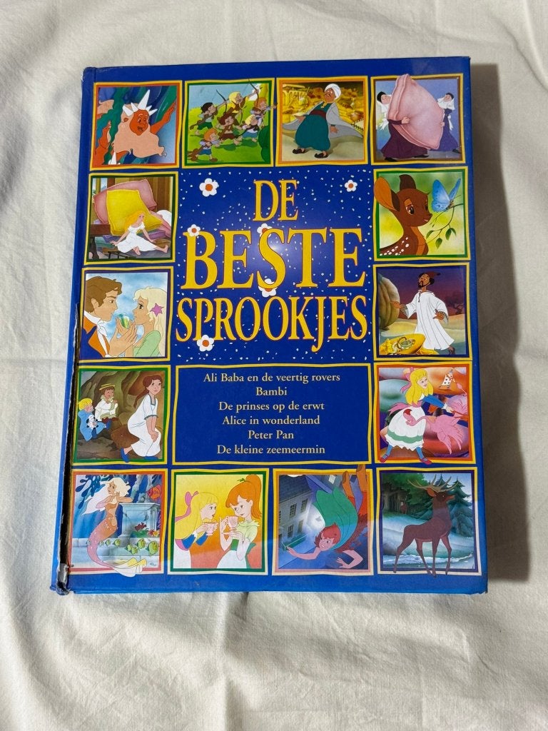 42. Boek - Disney - De beste sprookjes, Boeken, Ophalen of Verzenden, Gelezen, Walt disney