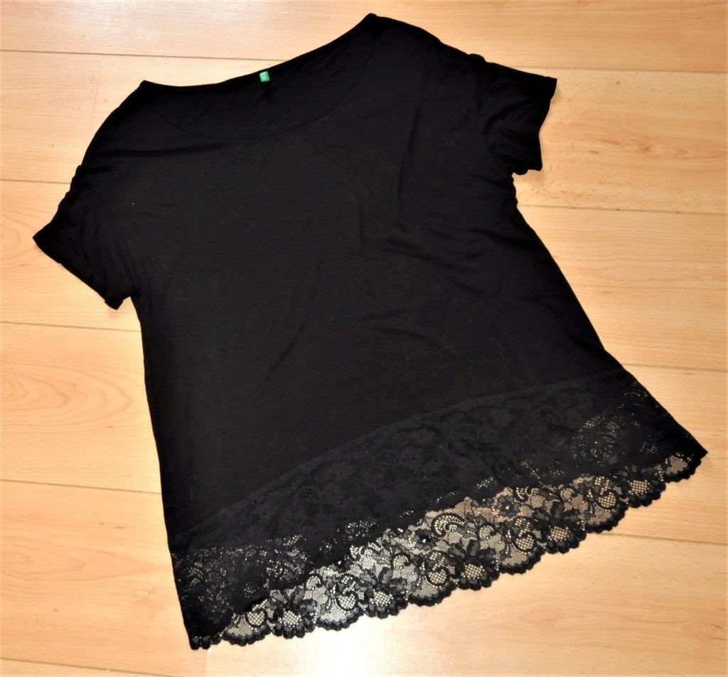 Benetton t shirt oversize bas dentelle taille L, Vêtements | Femmes, T-shirts, Porté, Taille 42/44 (L), Noir, Manches courtes