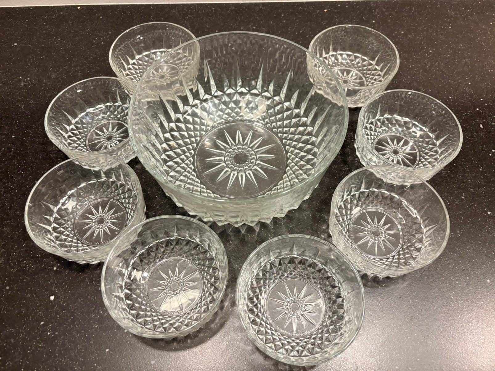 Retro glazen kom en 8 schaaltjes, Huis en Inrichting, Keuken | Servies, Ophalen, Zo goed als nieuw, Glas, Vintage