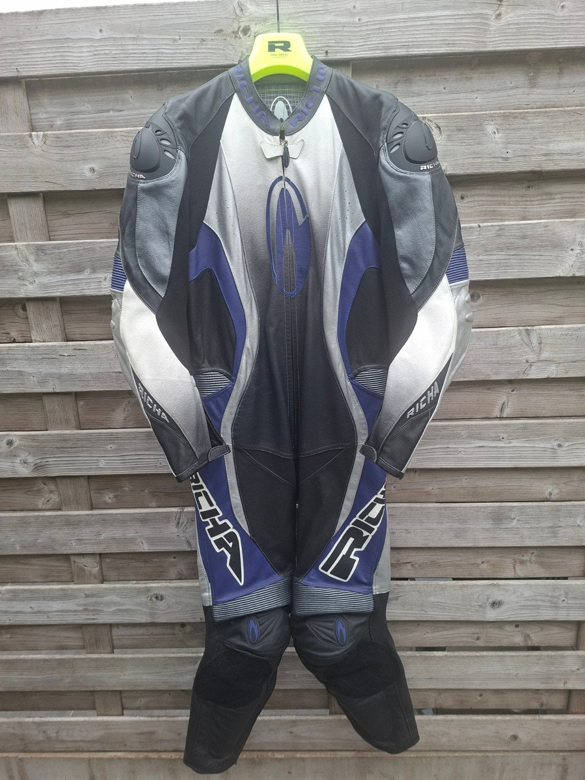 Eéndelig lederen motorpak NAGELNIEUW, Motoren, Kleding | Motorkleding, Ophalen