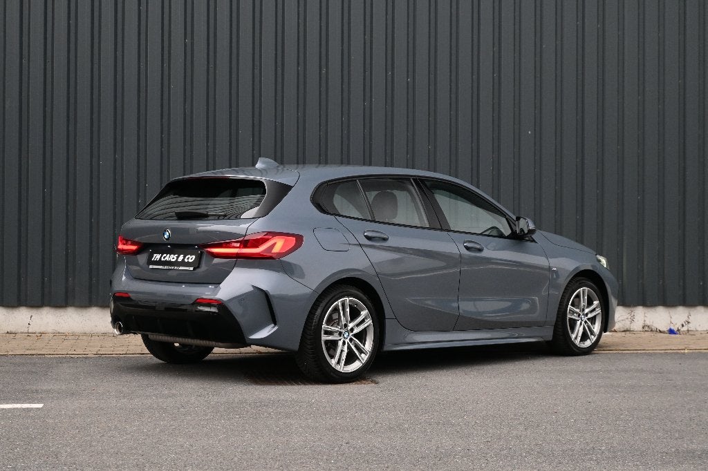 BMW 118iA M Pack Automaat Carplay, Leder, LED, ambilight DAB, Auto's, Dealer onderhouden, Leder, Bedrijf, 5 zetels
