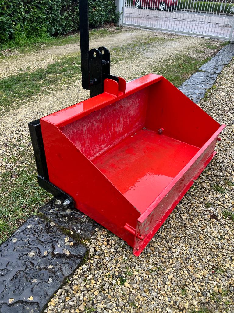 benette - bac tracteur, Zakelijke goederen, Ophalen