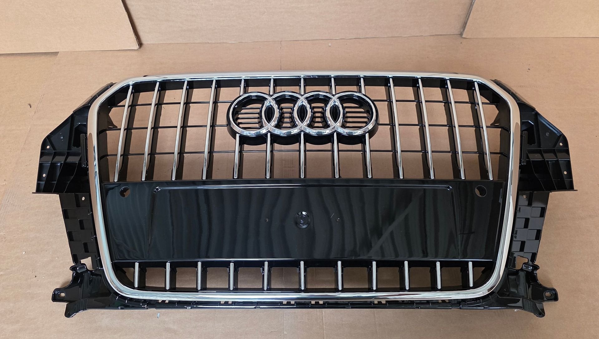 Grill Audi Q3 8U S-line Grille Basic bj.2011-2014 8U0 NIEUW, Neuf, -, Origine de la pièce connue, -