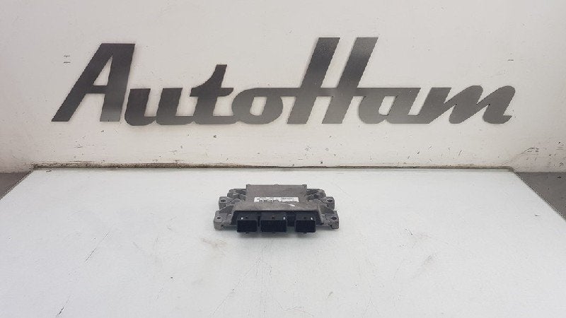 CALCULATEUR MOTEUR ECU Clio III (BR / CR) (|8201077701|), Renault, Utilisé, Peter-Huppertz-Straße 5
51063  Köln, DE, Dialog.deutschland@renault.de