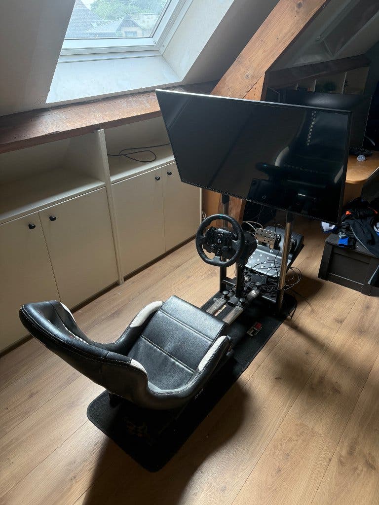 Race simulator