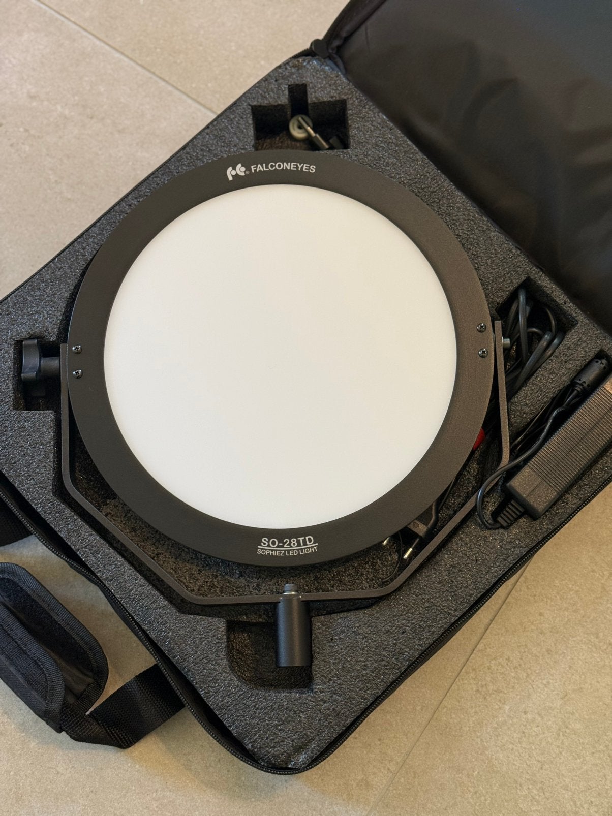 Sophiez SO-28TD Falcon Eyes tweekleurige LED-verlichting, Audio, Tv en Foto, Fotografie | Fotostudio en Toebehoren, Falcon Eyes