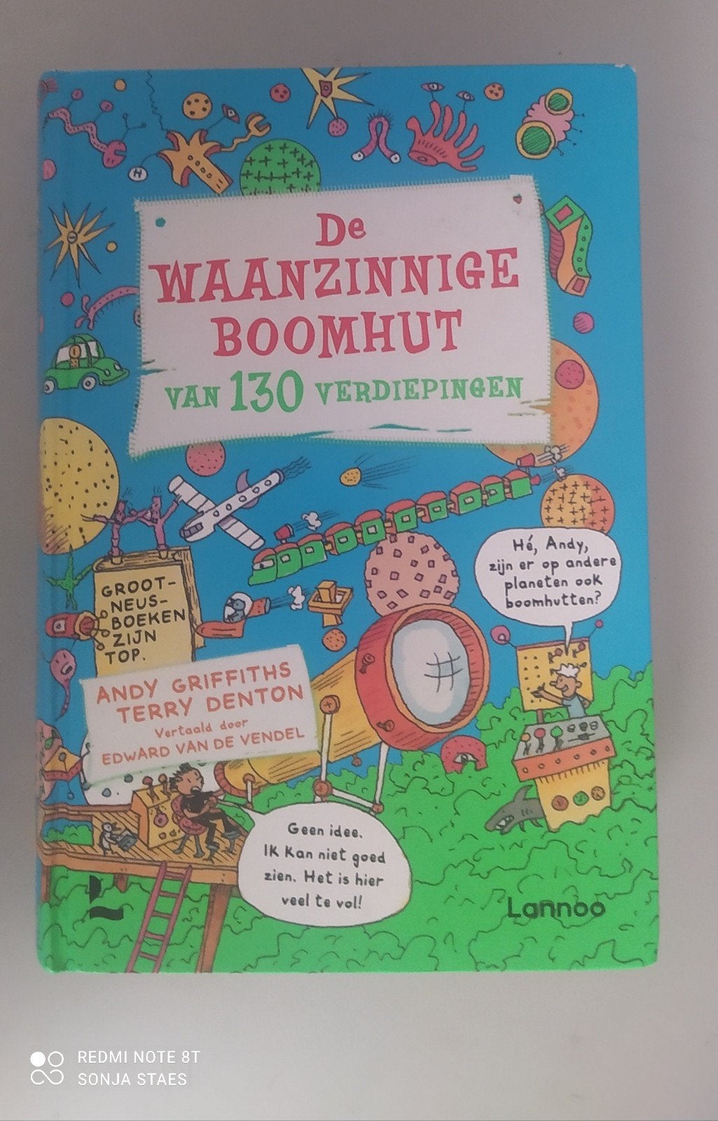 De Waanzinnige Boomhut 130 verdiepingen, Ophalen