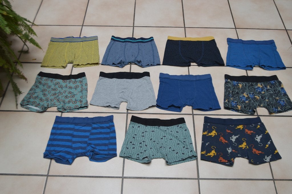 Lot 1 de 11 boxers"Hema" pour garçon T146/152 Très Bon Etat!, Enlèvement ou Envoi, Utilisé, Garçon, Vêtements de nuit ou Sous-vêtements