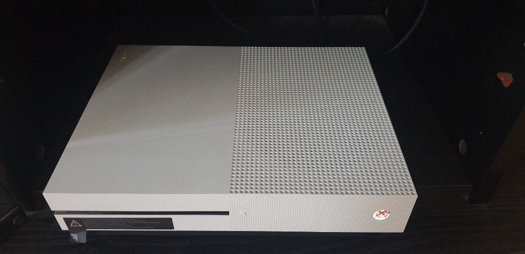Xbox One S 500gb +xbox series pad, Consoles de jeu & Jeux vidéo, 500 GB, Avec 1 manette, Xbox One, Comme neuf