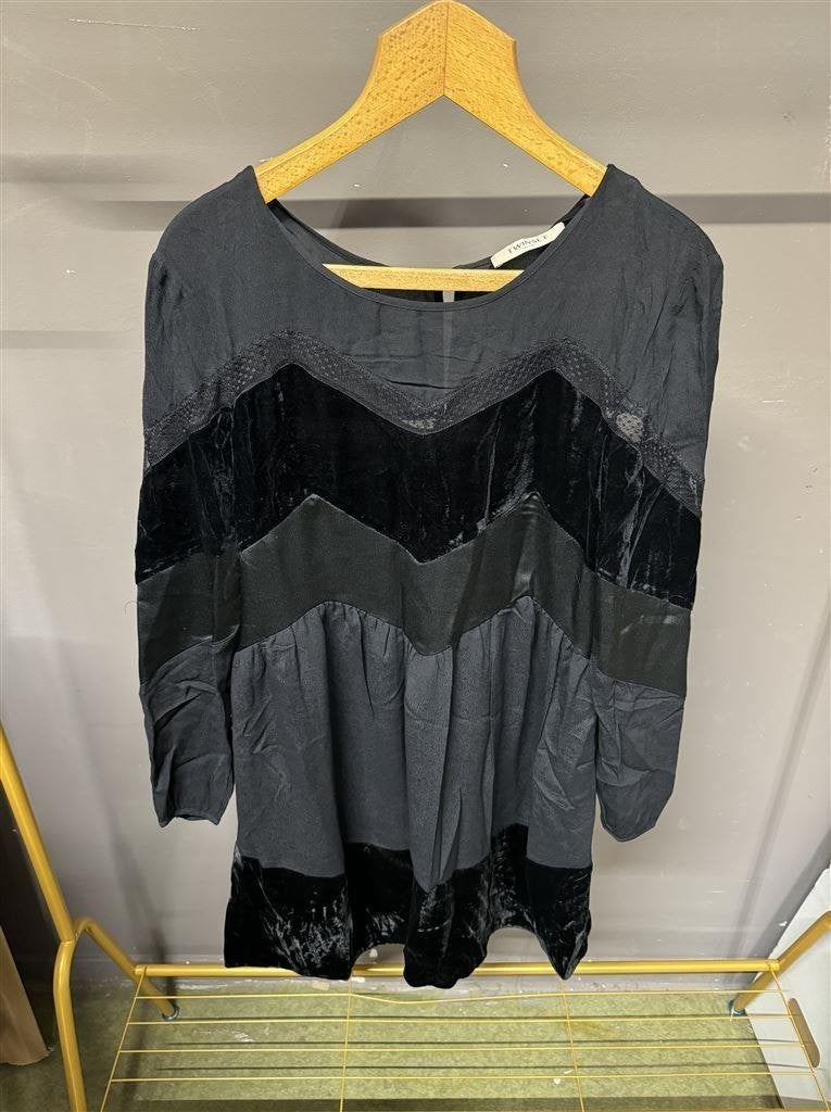 jurk - Twinset milano Black velvet chiffon UK10 - 42, Ophalen of Verzenden, Zo goed als nieuw