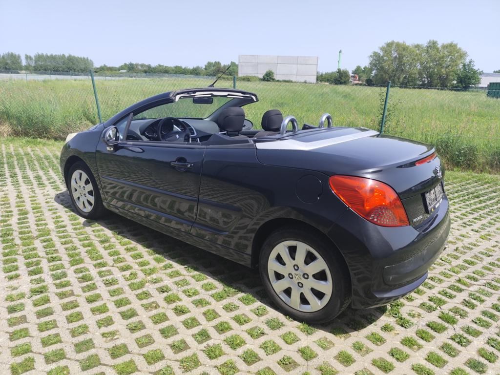 Belle Peugeot 207cc cabriolet 1.6d approuvée à prix d'aubain, Achat, Verrouillage central, Carnet d'entretien, Particulier
