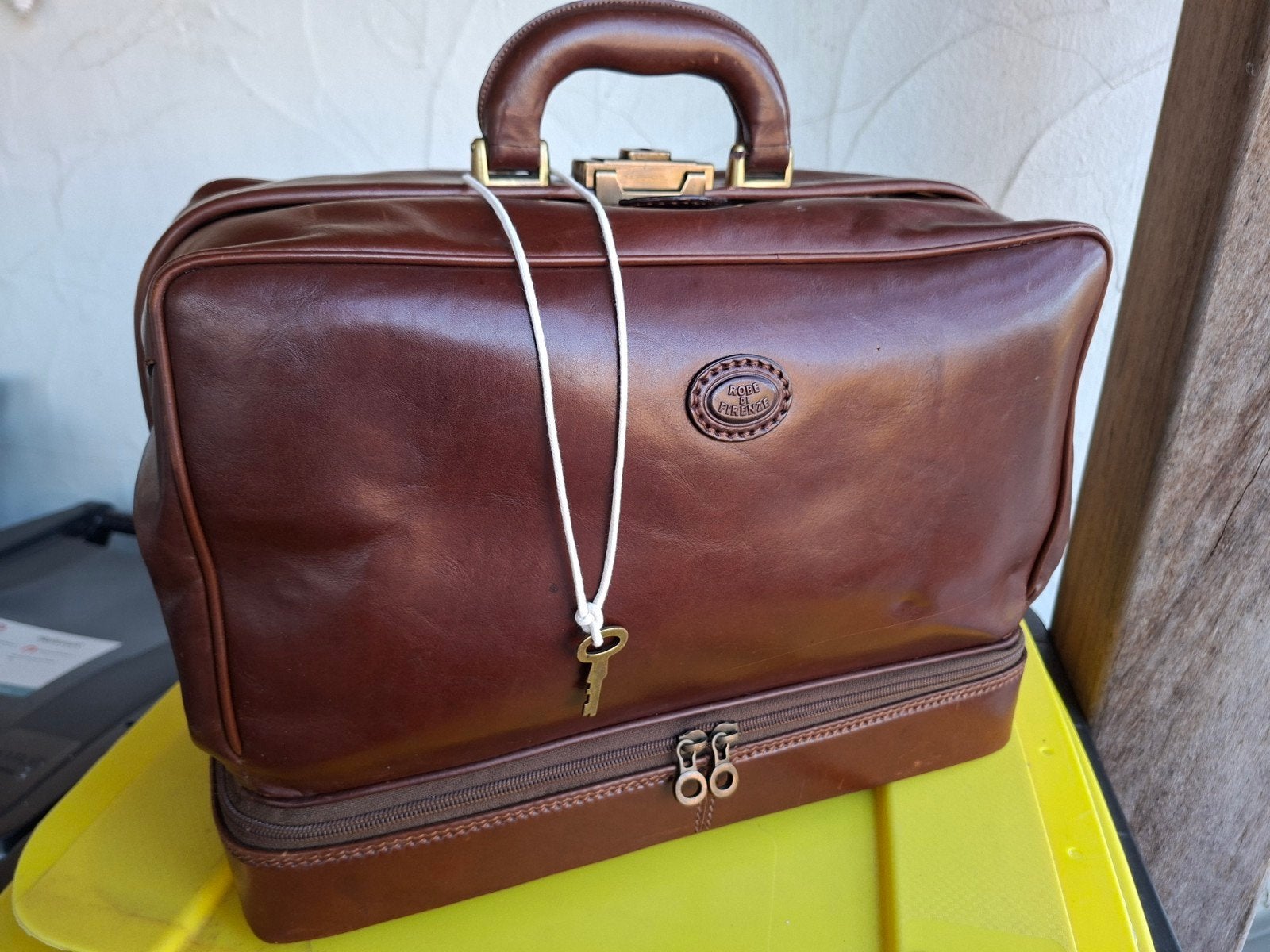 mallette médecin ROBE FIRENZE cuir marron lisse double fond, Enlèvement ou Envoi, Cuir, Clé