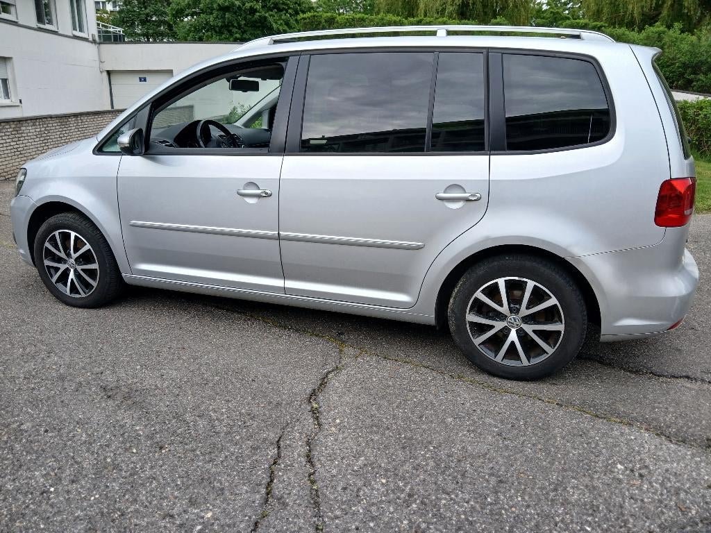 VOLKSWAGEN TOURAN 2.0TDi PANO/LEDER..., Autos, Volkswagen, Cuir, Achat, Entreprise, Boîte manuelle