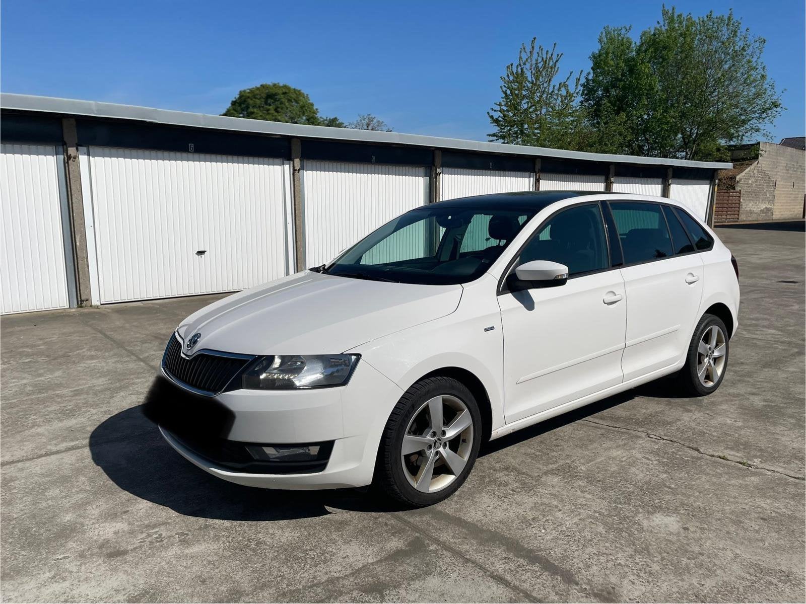 SKODA RAPID 1.4tdi - PANORAMIQUE - carnet complet -, Auto's, Skoda, Stof, Euro 6, Wit, Particulier