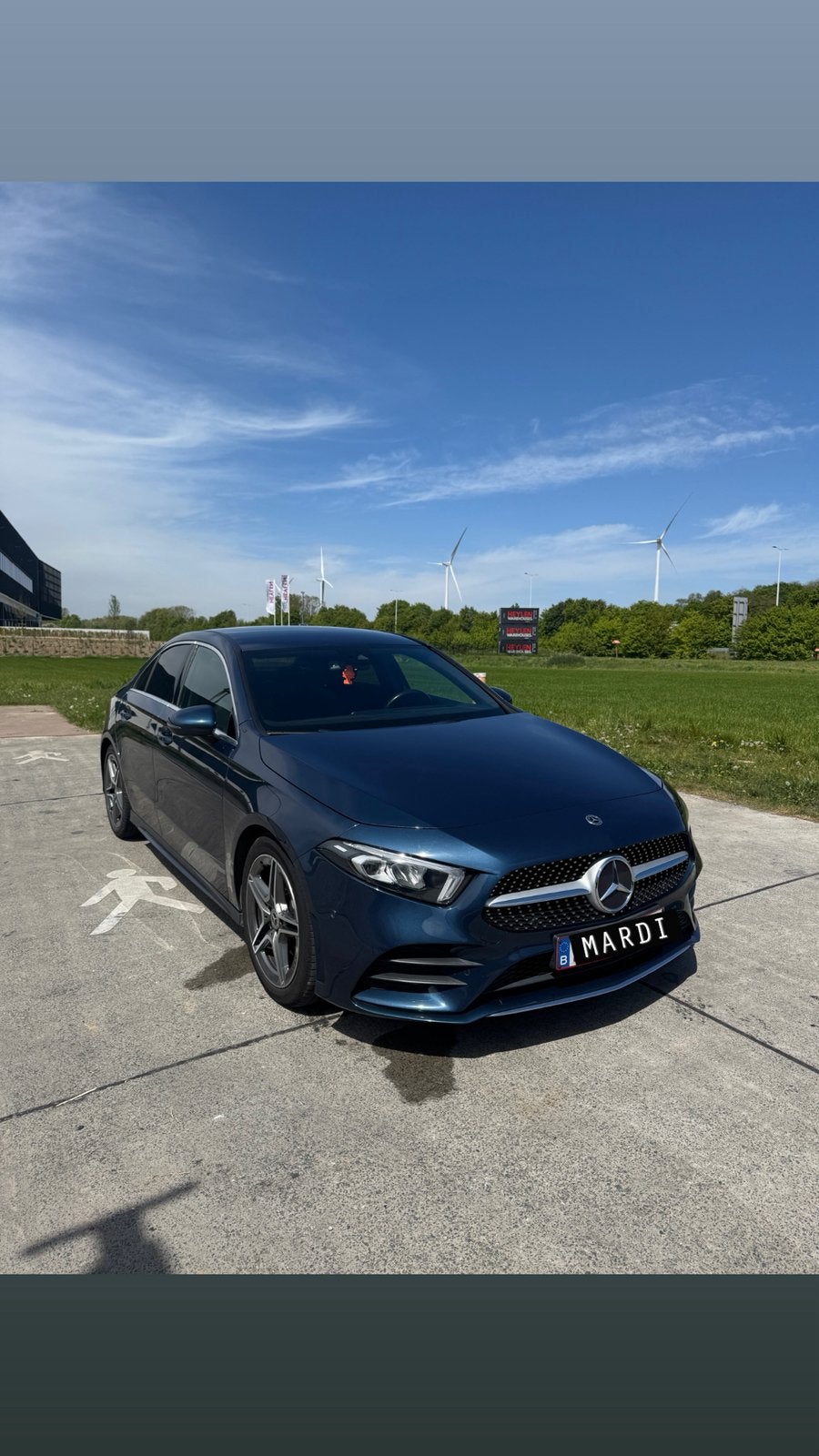 Mercedes classe A180 essence bleu marine, Autos, 100 kW, Euro 6, Entreprise, 715 kg