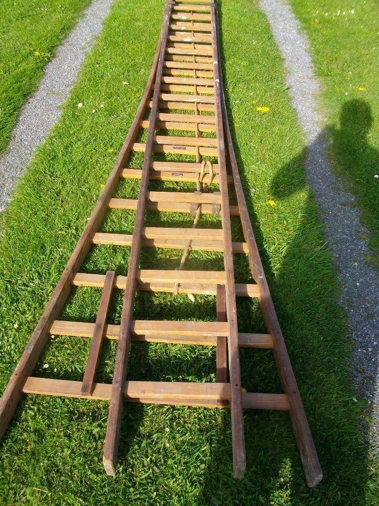 Double Echelle en Bois, Enlèvement
