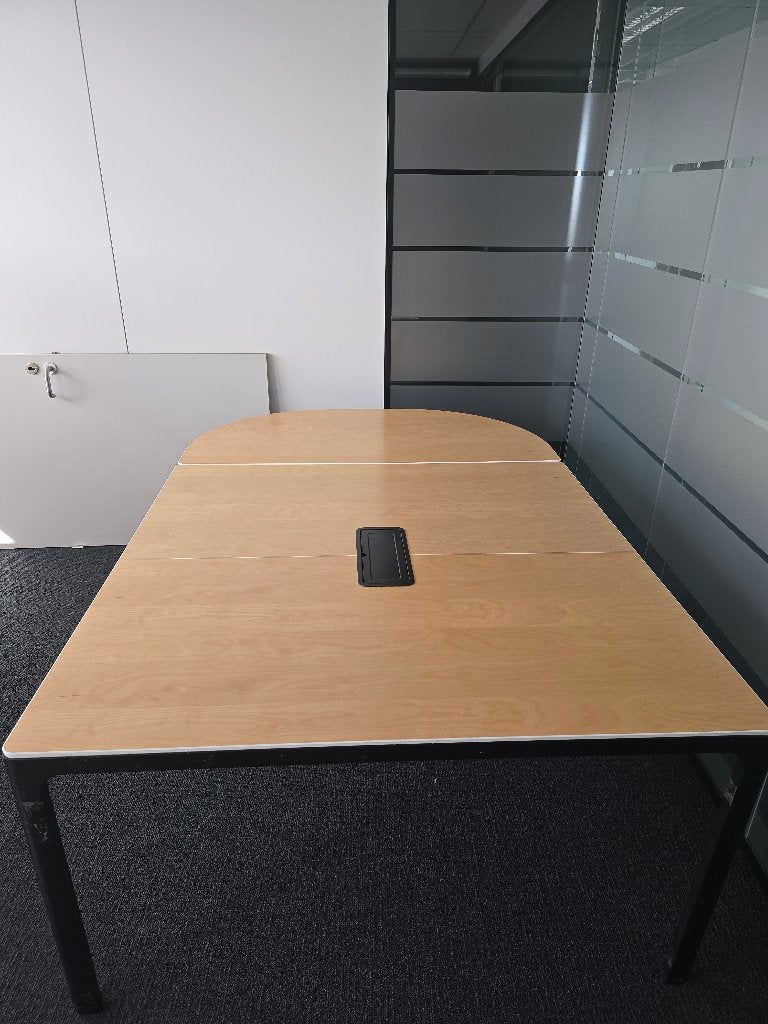 Ikea Bekant vergadertafels gebruikt en in zeer goede staat, Huis en Inrichting, Ophalen, 140 cm, Metaal, Zo goed als nieuw