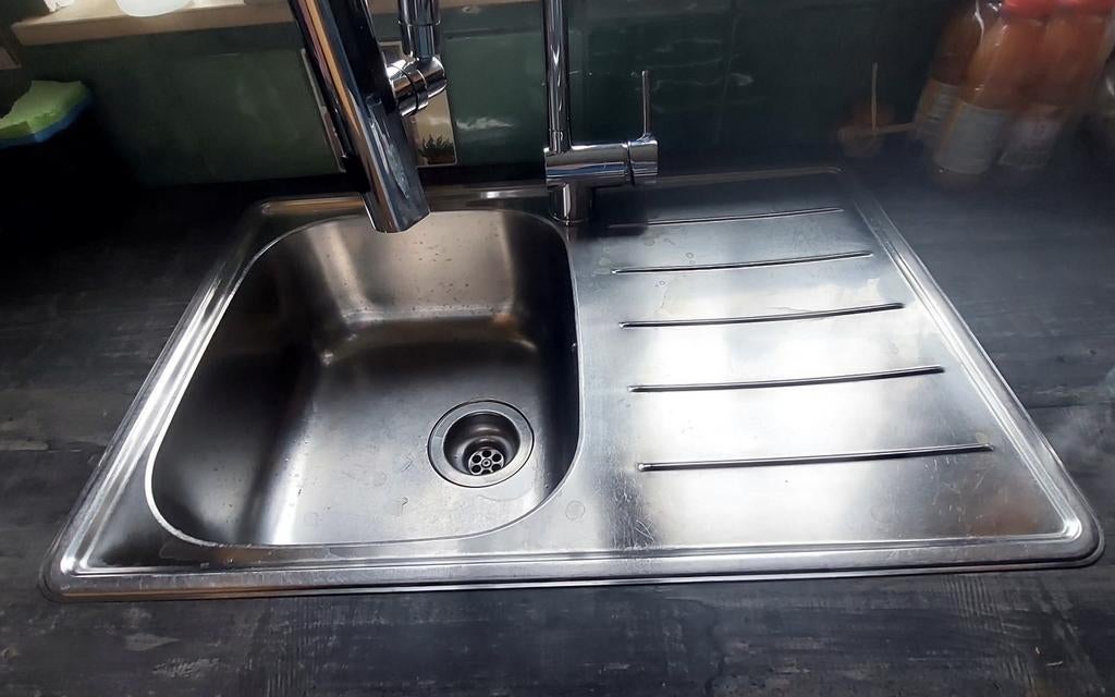 evier avec robinet