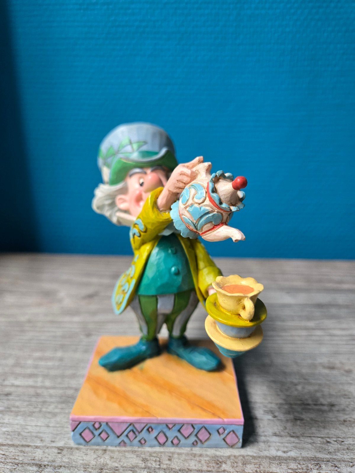 Walt Disney showcase disney traditions a spot of tea, Ophalen of Verzenden, Overige figuren, Zo goed als nieuw, Beeldje of Figuurtje