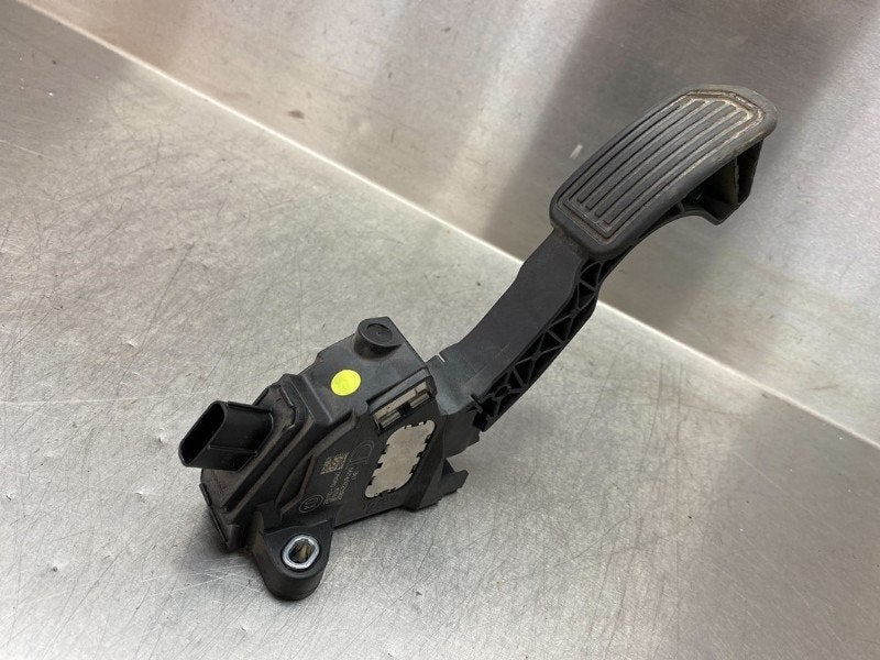 GASPEDAAL Toyota RAV4 (A4) (01-2012/09-2019) (|781100W040|), Gebruikt, Toyota