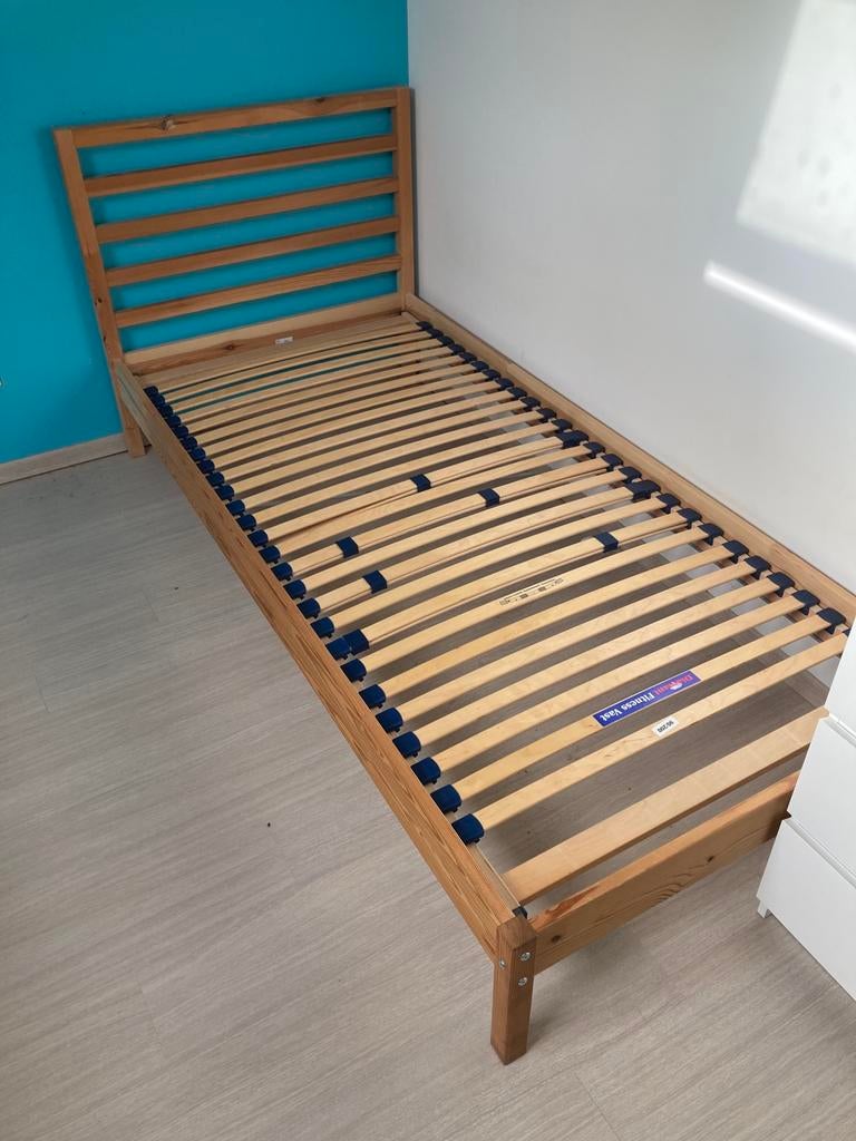 Lit simple Ikea TARVA en pin 90x200 cm avec sommier à lattes, 90 cm, Enlèvement, 200 cm, Bois
