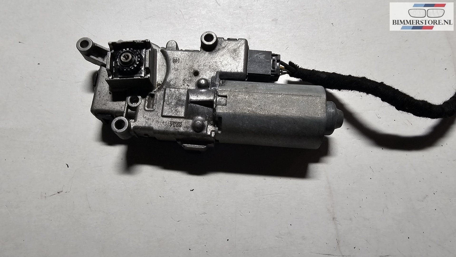 Schuifdak motor BMW 3 / 5 / 6 / X3 / X5 E9x E6x E83 E53 E70, -, Origine de la pièce connue, Utilisé, -