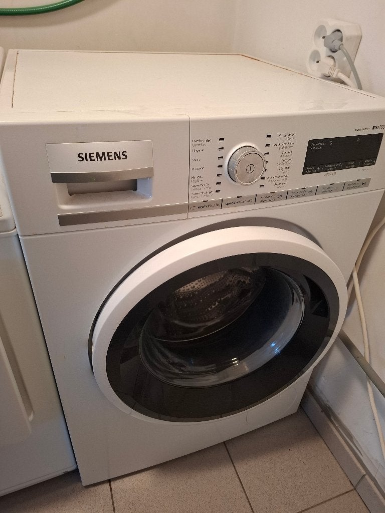 wasmachine en droogkast, 1200 à 1600 tours, 85 à 90 cm, 4 à 6 kg, Programme lavage à la main