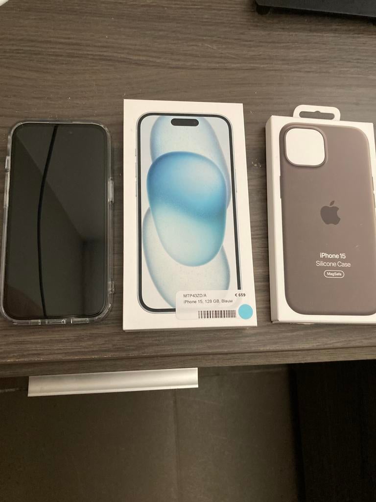 Iphone 15 met covers, Telecommunicatie, Mobiele telefoons | Apple iPhone, Ophalen of Verzenden, Zo goed als nieuw, 128 GB, IPhone 15