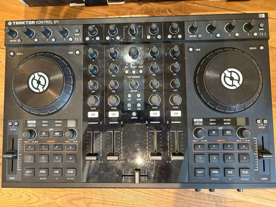 Traktor Kontrol S4 (MK1) DJ Controller, compleet!, Ophalen of Verzenden, Zo goed als nieuw, Numark