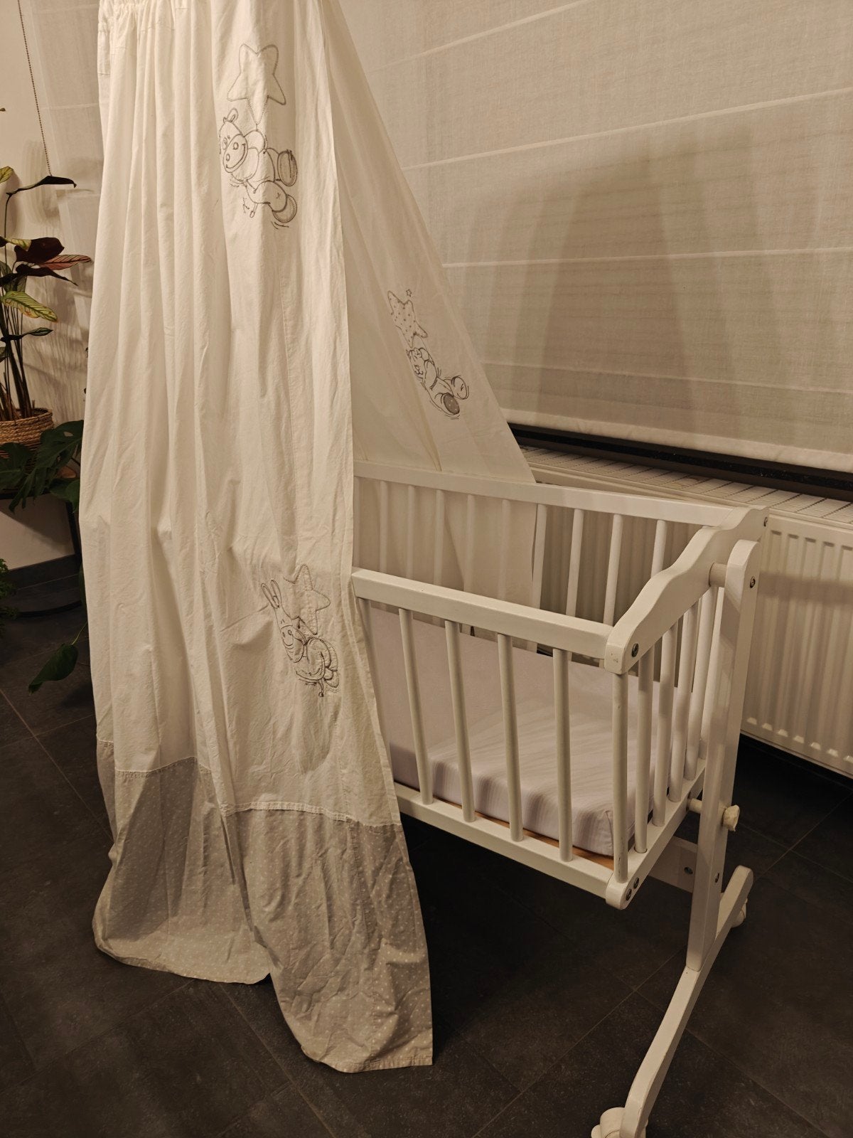 Witte schommelwieg / babywieg met hemel en matras, Ophalen of Verzenden, Wieg