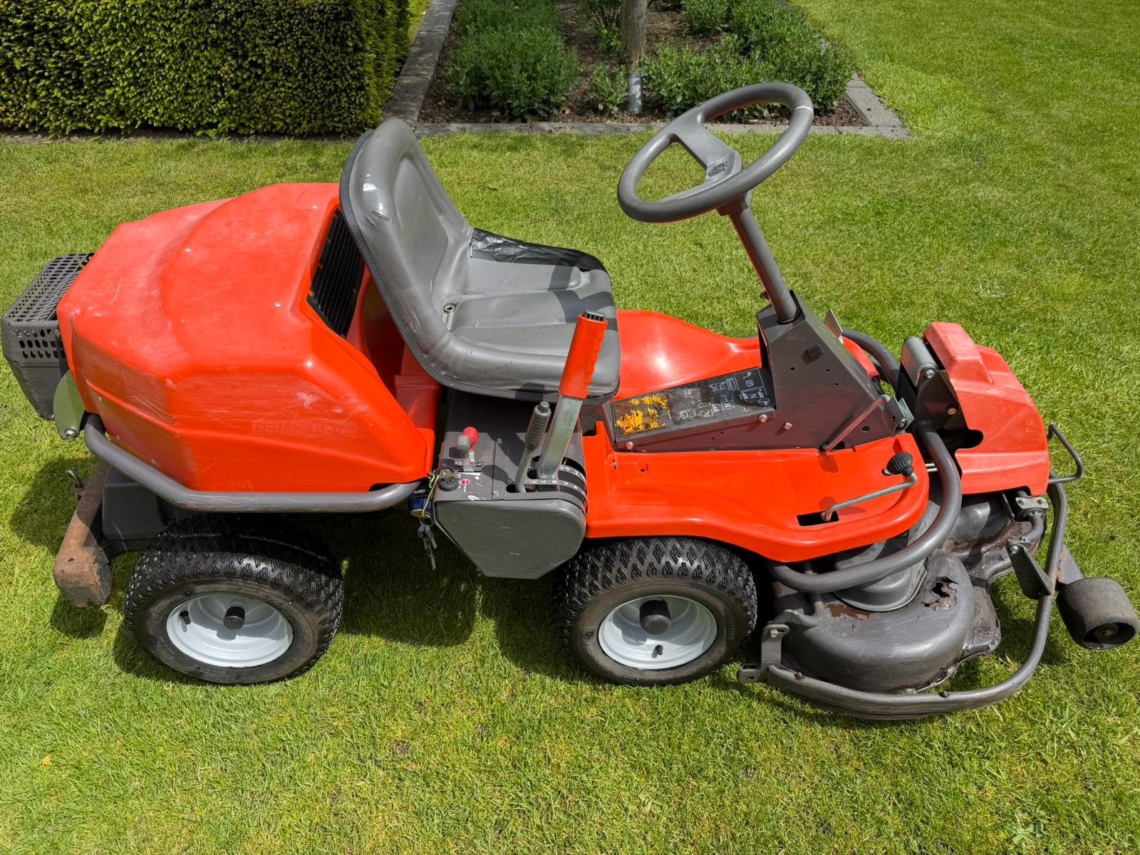 Husqvarna rider 15 2 cilinder, Enlèvement ou Envoi, Comme neuf