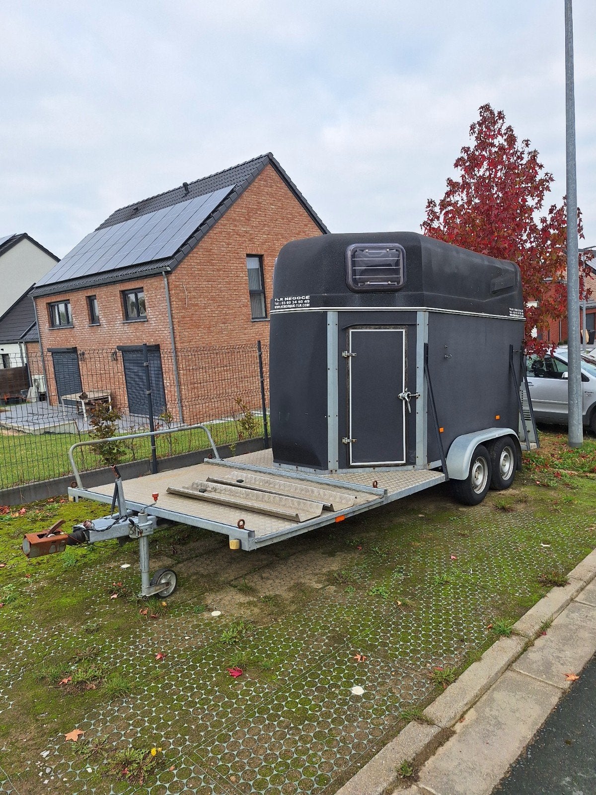 van porte calèche  trailers voor paarden koets, Animaux & Accessoires, Enlèvement, Utilisé, Autres matériaux, Remorque 2 chevaux