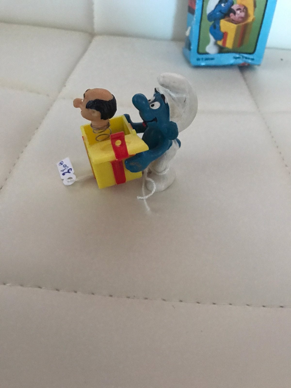 Smurf met pakje Gargamel hoofd, Enlèvement ou Envoi, Comme neuf