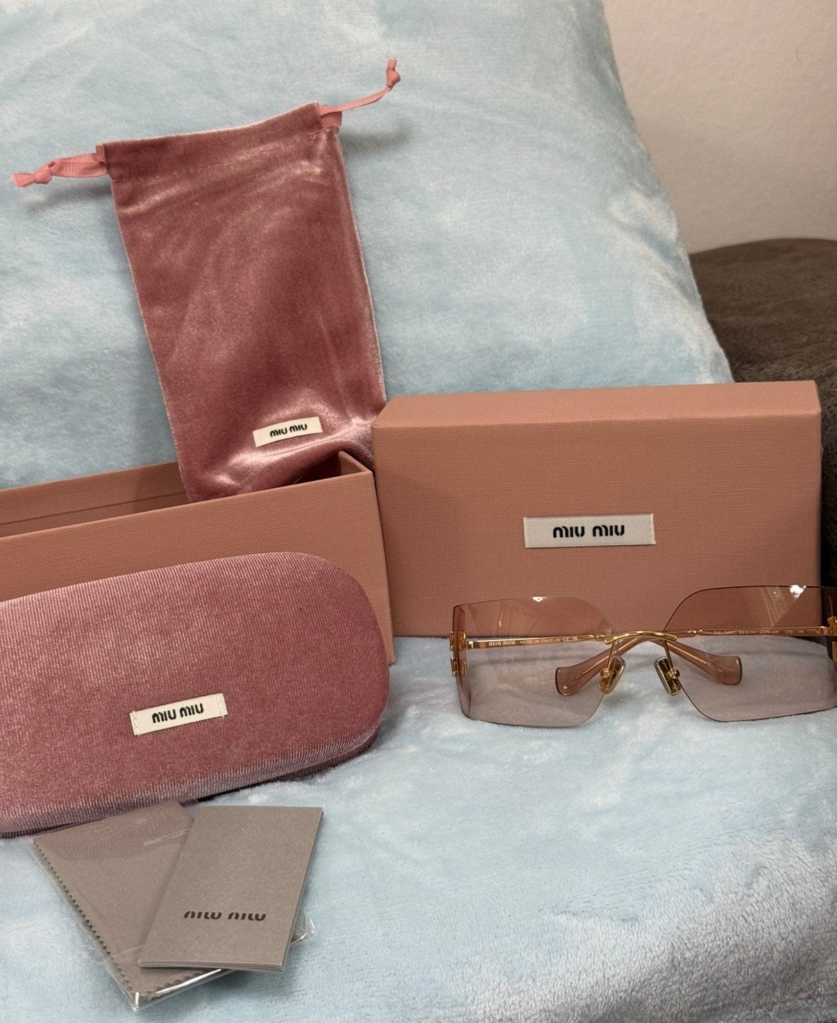Miu Miu Zonnebril Nieuw | Licht Goudkleurig Frame Roze Lens, Overige merken, Zonnebril, Nieuw, Ophalen of Verzenden