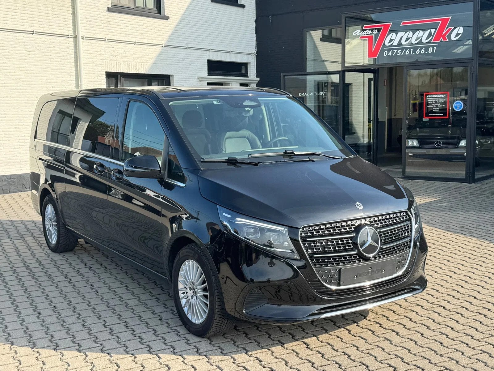 Mercedes-Benz V-Class 300d Minibus 8 plaatsen (bj 2025), Auto's, Automaat, Gebruikt, 4 cilinders, 2000 kg