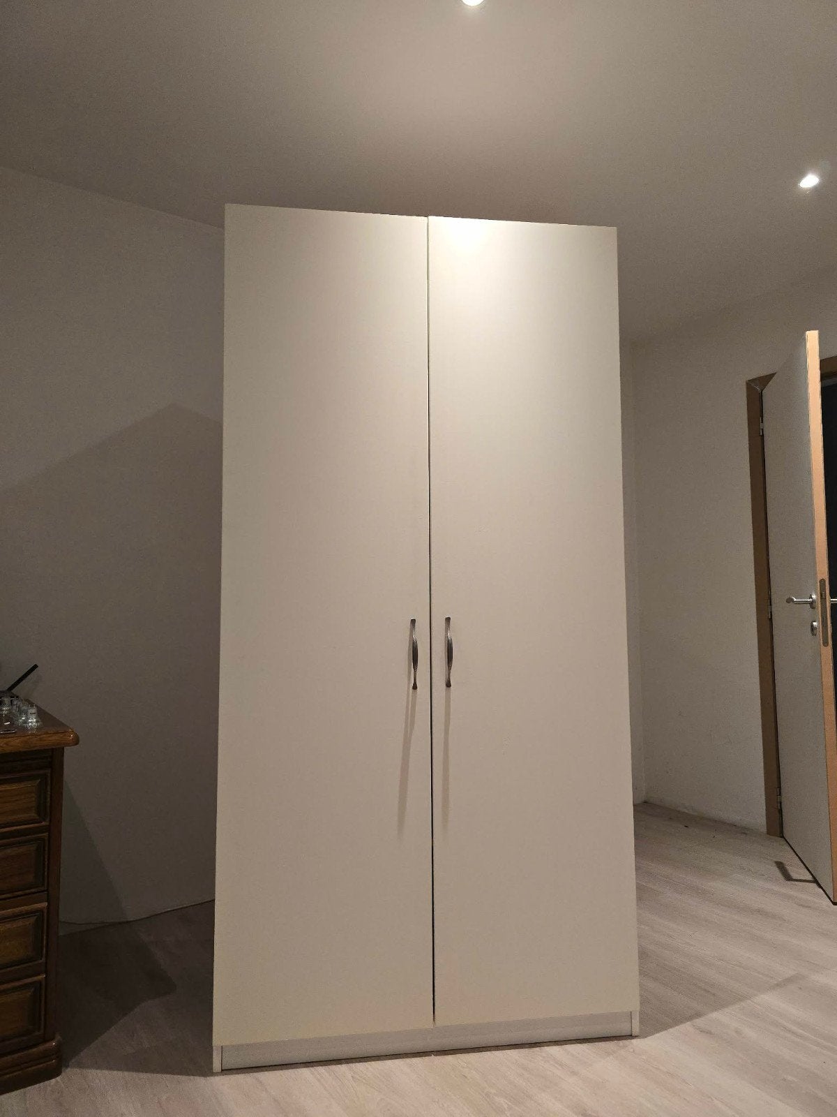 kleerkast, Huis en Inrichting, Ophalen, Gebruikt, Overige houtsoorten, Met deur(en)