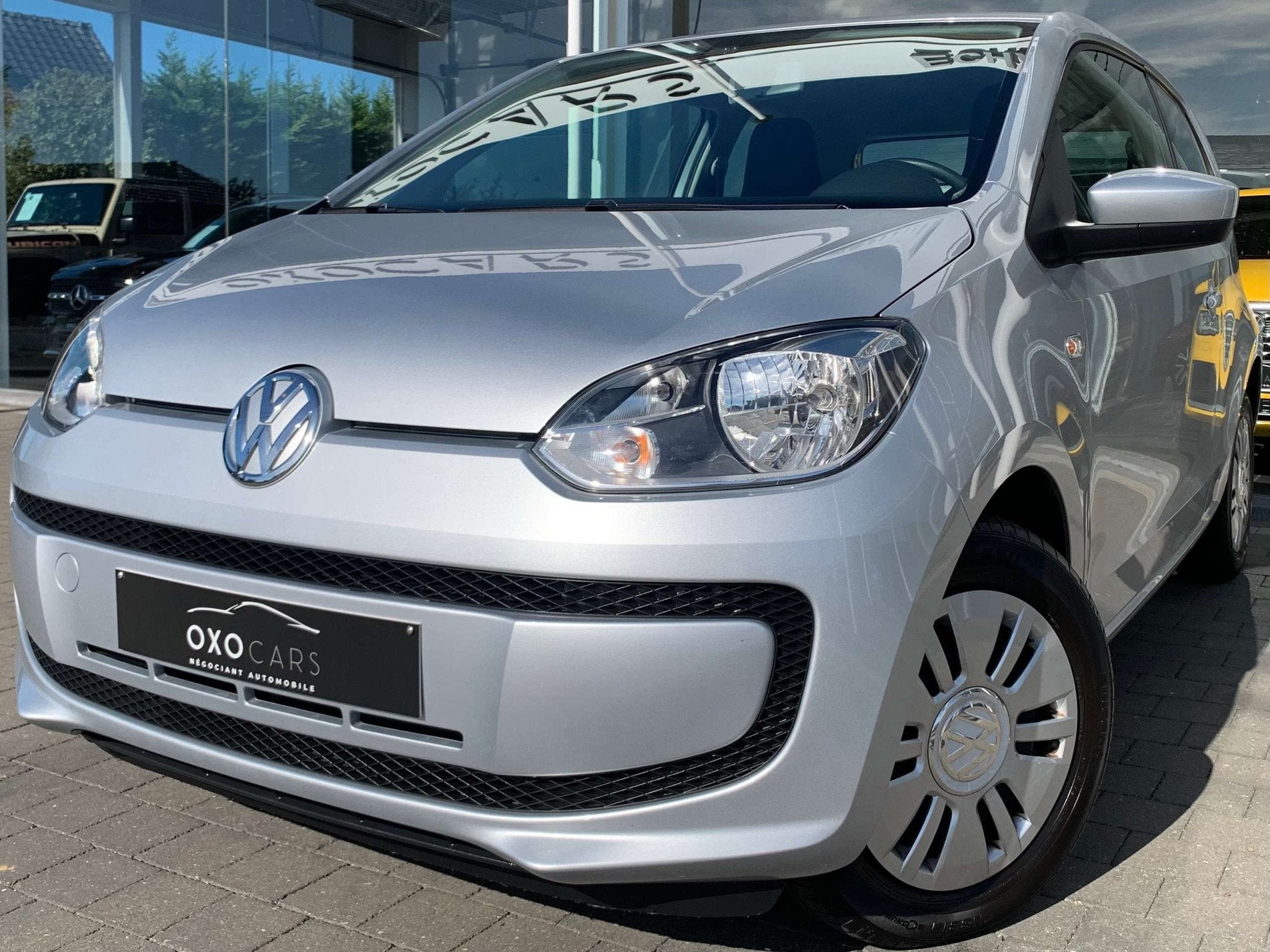 Volkswagen up! 1.0i Essence 60CV / Airco / Carnet Complet VW, Auto's, Voorwielaandrijving, Stof, Gebruikt, Up!