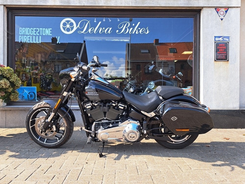Harley FLSB Sportglide SPORT GLIDE - 2022- 6929 km, Motoren, Motoren | Harley-Davidson, 2 cilinders, 1745 cc, Chopper, Meer dan 35 kW
