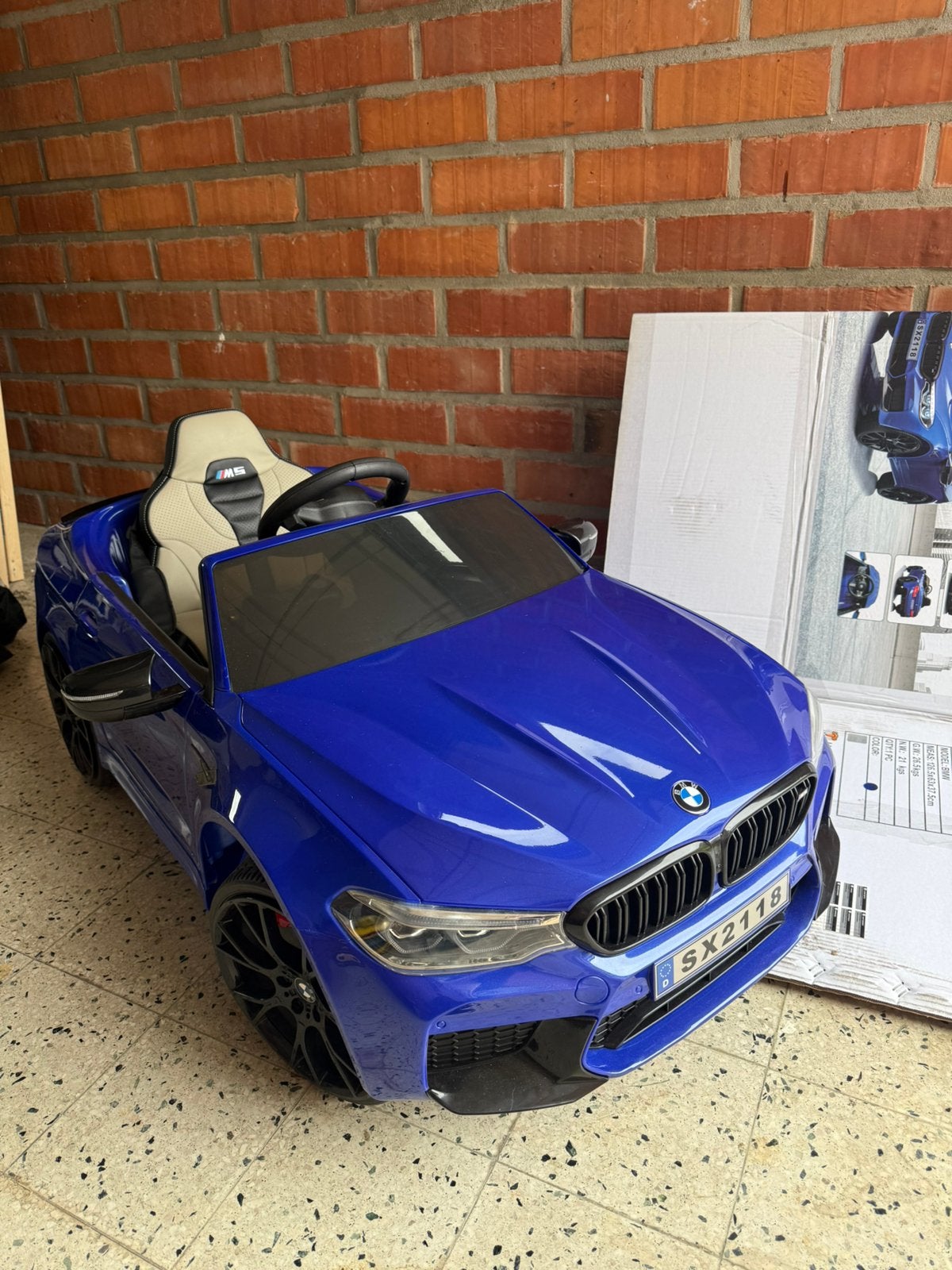 BMW M5 - Elektrische Kinderauto 24V met Afstandsbediening, Kinderen en Baby's, Zo goed als nieuw